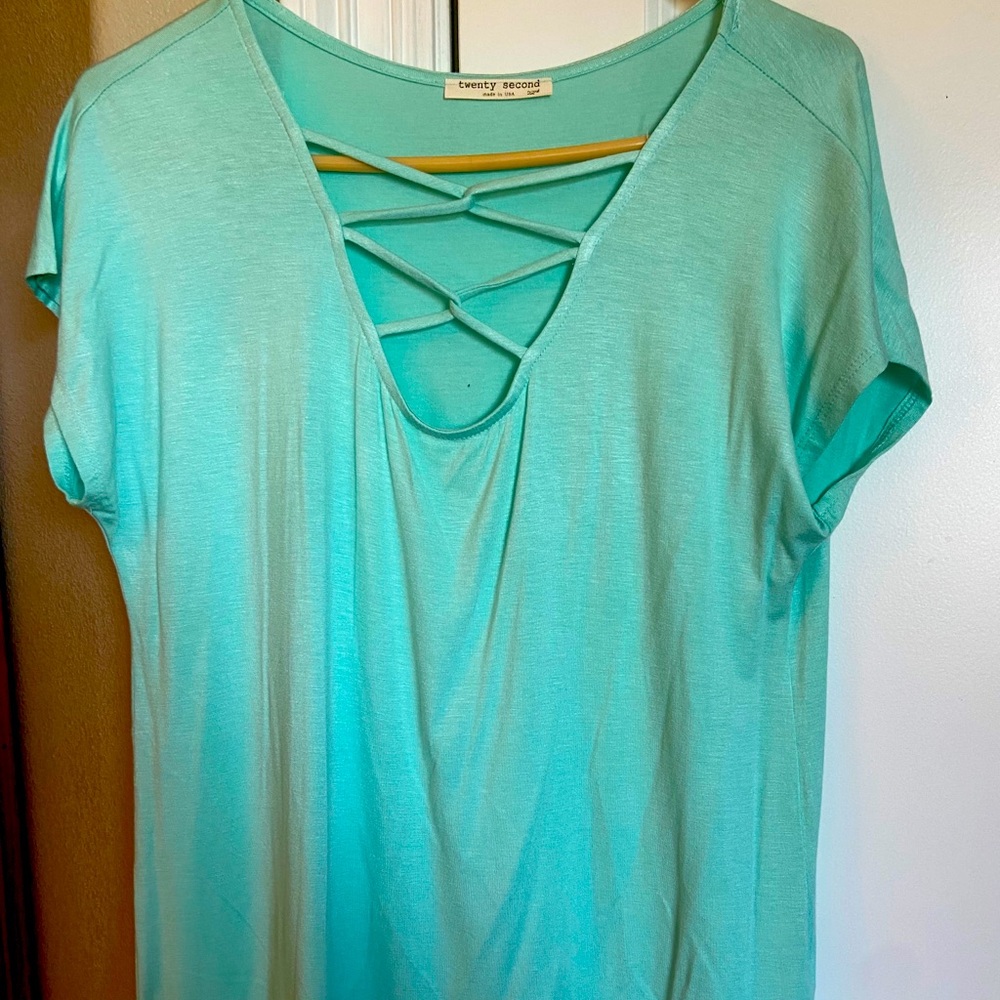 Sea foam green top size M